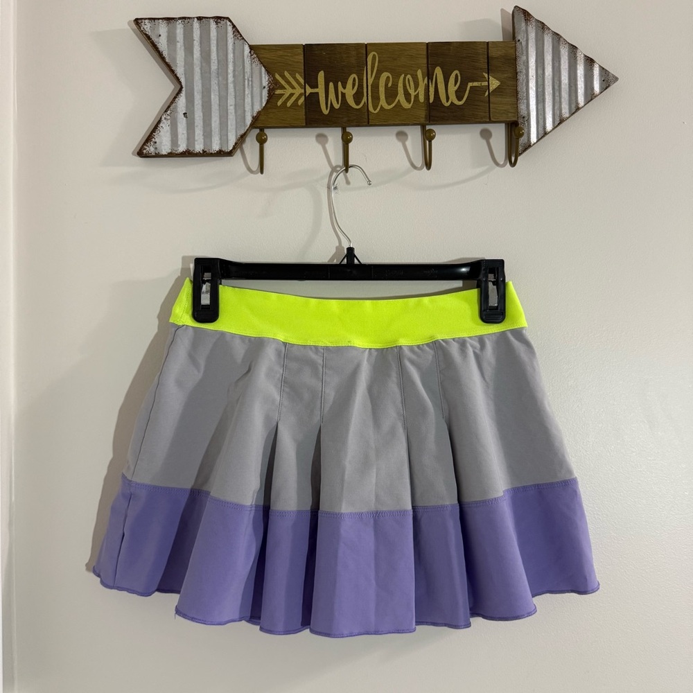 Nike Dri-FIT Gray and Neon Yellow Skirt with Built in Shorts Size Small - Picture 7 of 7